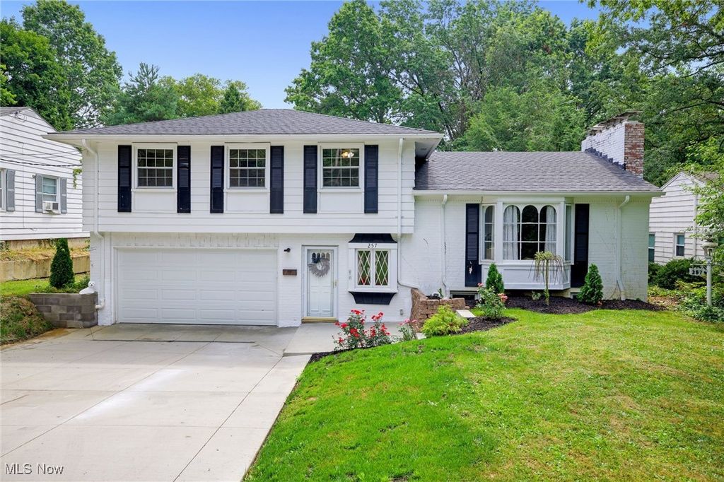 257 Sand Run Road, Akron, OH 44313