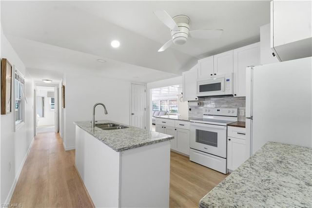 11391 Cypress LN, Fort Myers Beach, FL 33931