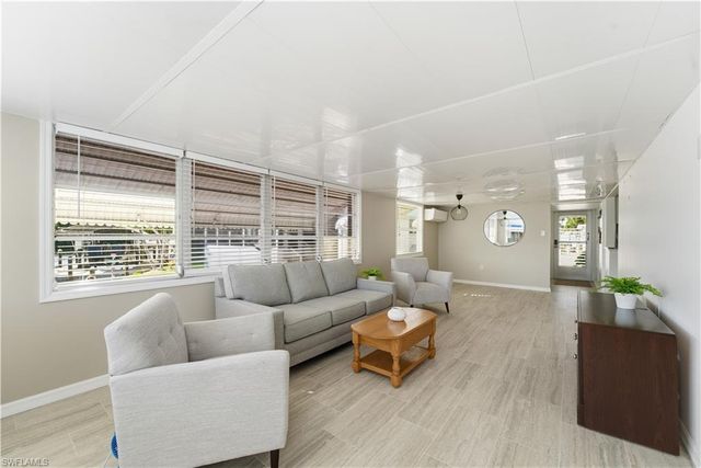 11391 Cypress LN, Fort Myers Beach, FL 33931