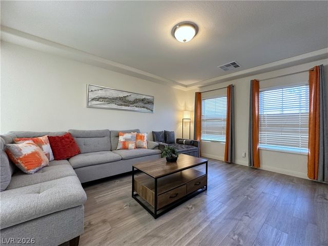 8573 Silver Coast Street, Las Vegas, NV 89139