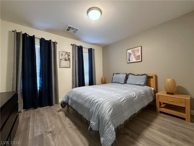 8573 Silver Coast Street, Las Vegas, NV 89139