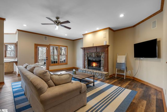 105 S Embler Court, Taylors, SC 29687