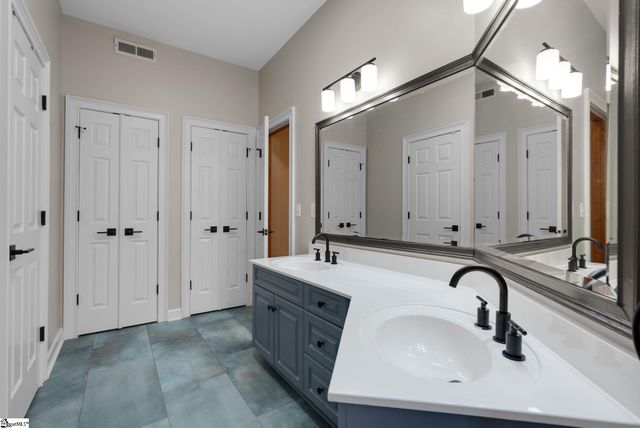 105 S Embler Court, Taylors, SC 29687