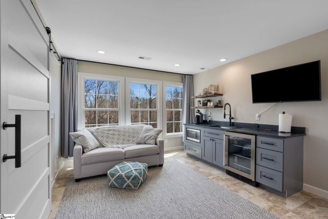 105 S Embler Court, Taylors, SC 29687