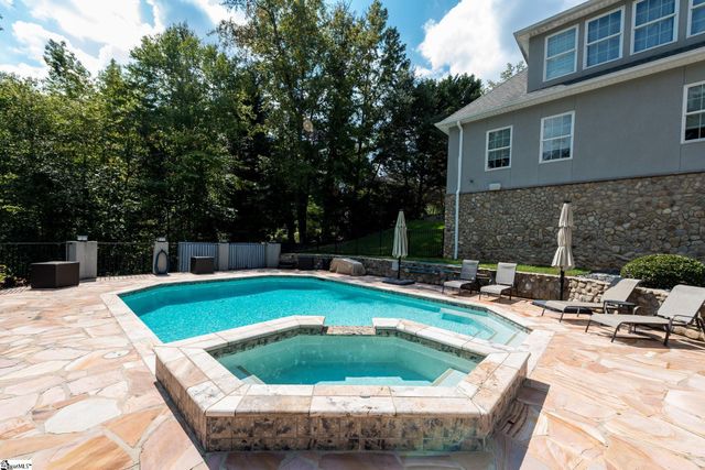 105 S Embler Court, Taylors, SC 29687