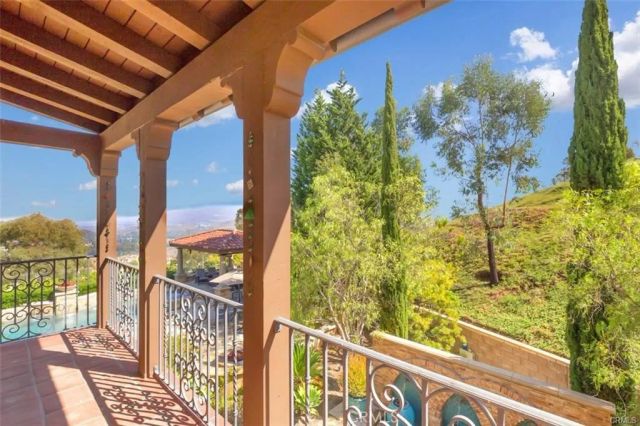 21 Ridgeview, Irvine, CA 92603