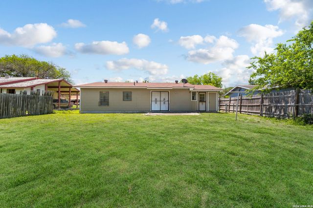 5415 KNOLL KREST ST, San Antonio, TX 78242