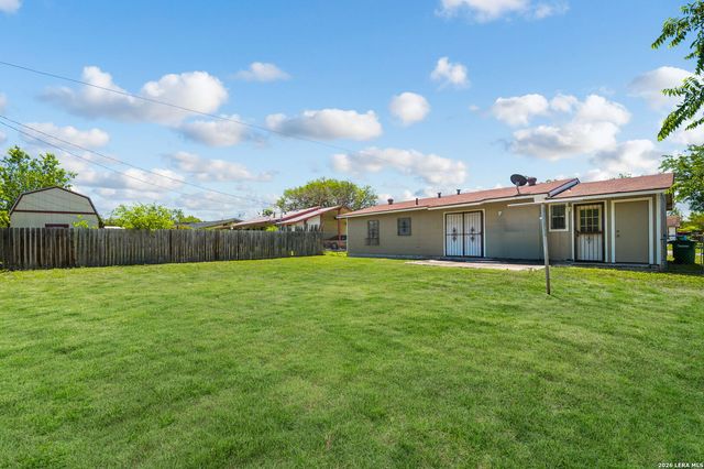 5415 KNOLL KREST ST, San Antonio, TX 78242