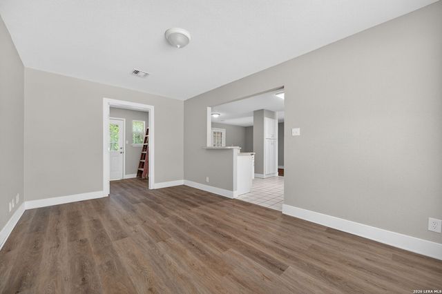 5415 KNOLL KREST ST, San Antonio, TX 78242