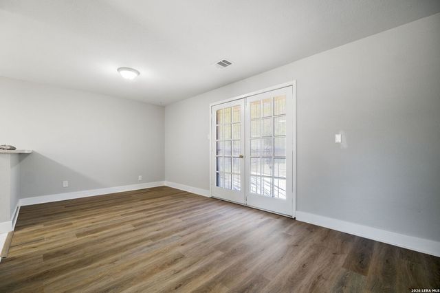 5415 KNOLL KREST ST, San Antonio, TX 78242
