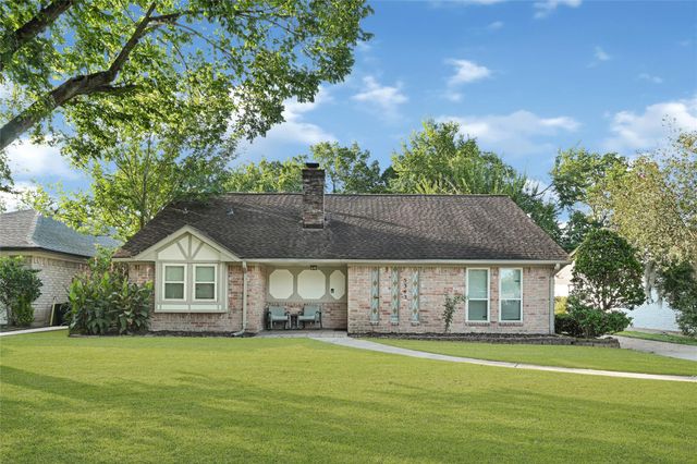 5343 Royal Parkway, Friendswood, TX 77546