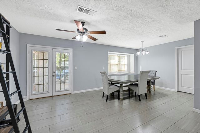 5343 Royal Parkway, Friendswood, TX 77546