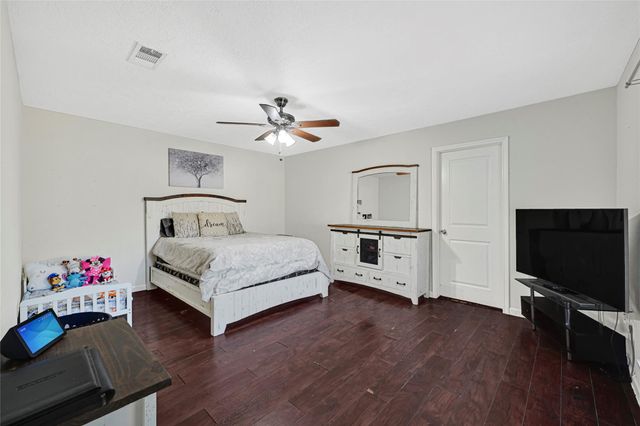 5343 Royal Parkway, Friendswood, TX 77546