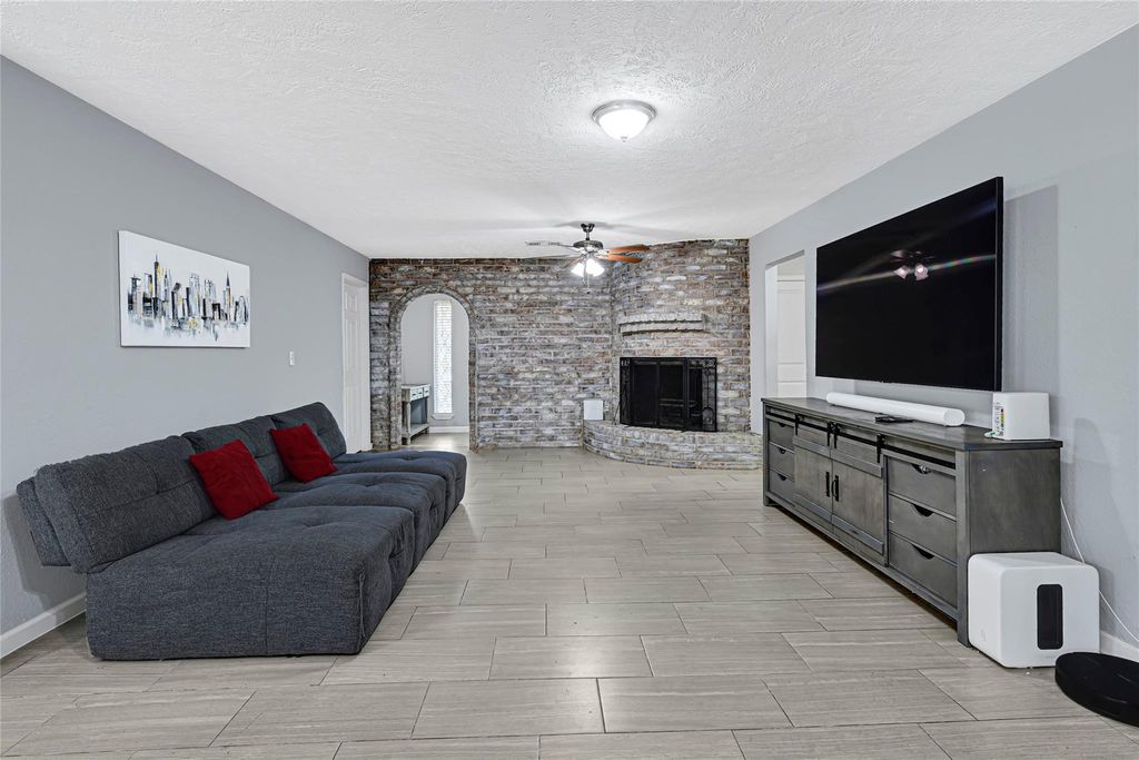 5343 Royal Parkway, Friendswood, TX 77546