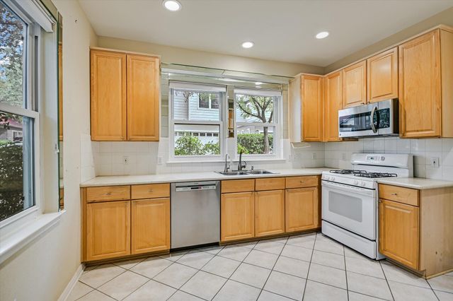 1011 Brodie ST 28, Austin, TX 78704