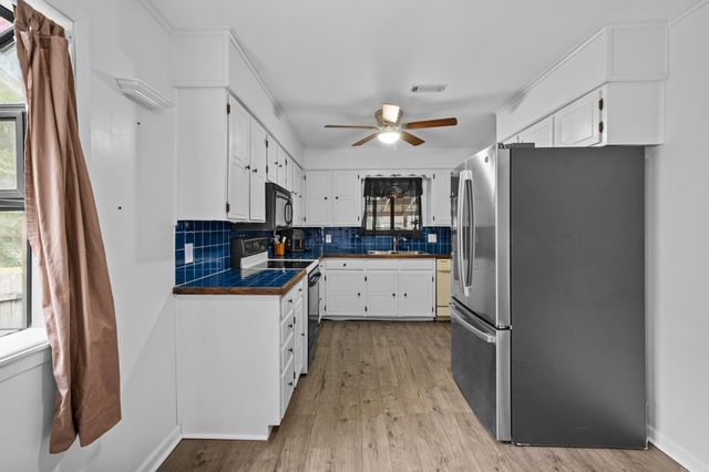 4 Rook Place, Maumelle, AR 72113