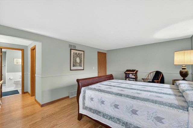 12613 Jonquil COURT, Mequon, WI 53092