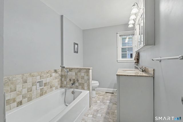 195 Webb Circle, Monroe, CT 06468