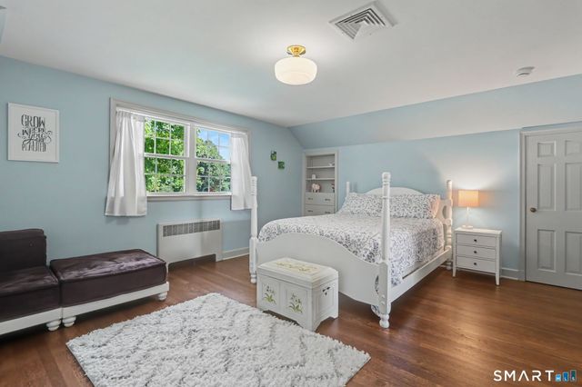 195 Webb Circle, Monroe, CT 06468