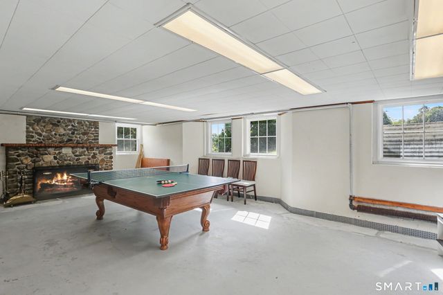 195 Webb Circle, Monroe, CT 06468