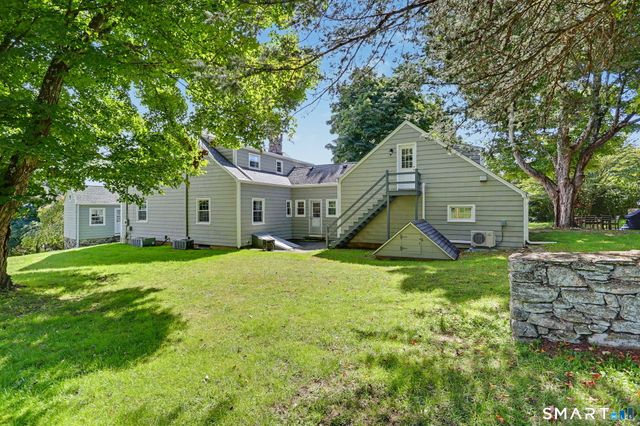 195 Webb Circle, Monroe, CT 06468