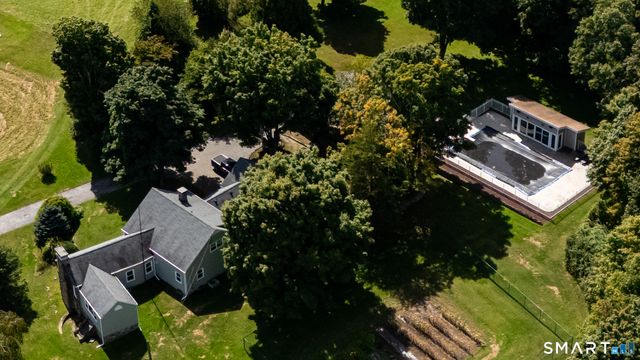 195 Webb Circle, Monroe, CT 06468