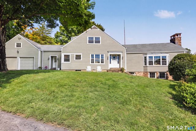 195 Webb Circle, Monroe, CT 06468