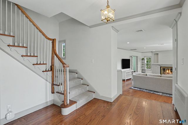 195 Webb Circle, Monroe, CT 06468