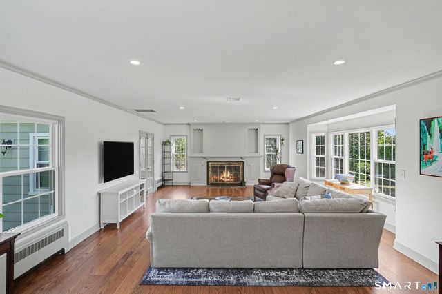 195 Webb Circle, Monroe, CT 06468