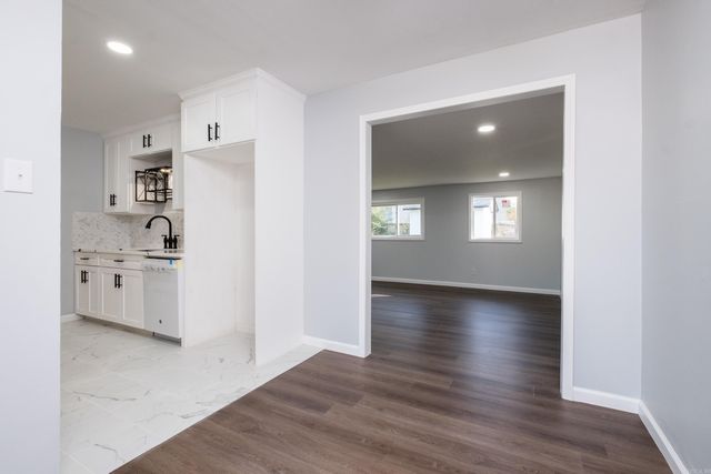 307 Sunnymeade Dr, Little Rock, AR 72205