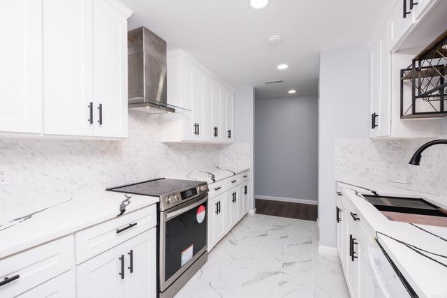 307 Sunnymeade Dr, Little Rock, AR 72205