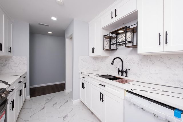 307 Sunnymeade Dr, Little Rock, AR 72205