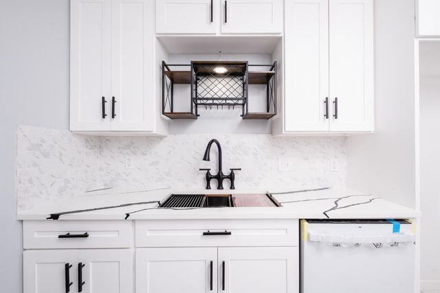 307 Sunnymeade Dr, Little Rock, AR 72205