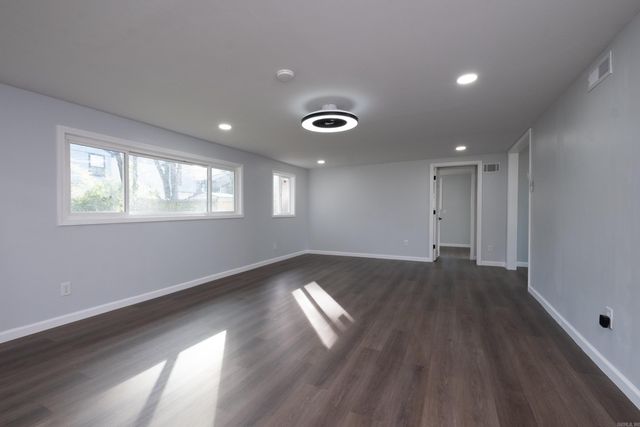 307 Sunnymeade Dr, Little Rock, AR 72205