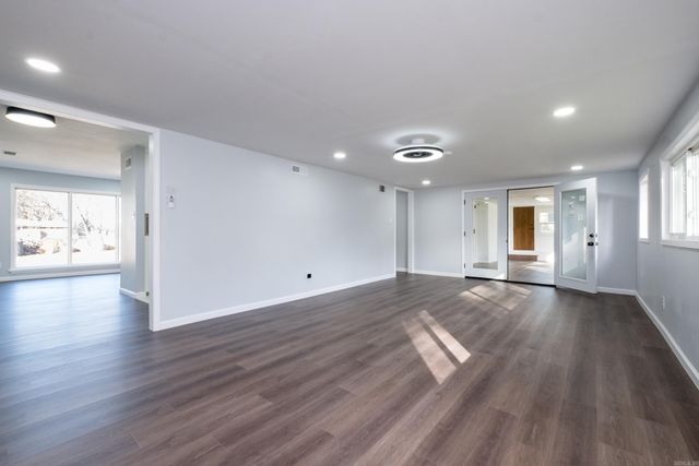 307 Sunnymeade Dr, Little Rock, AR 72205