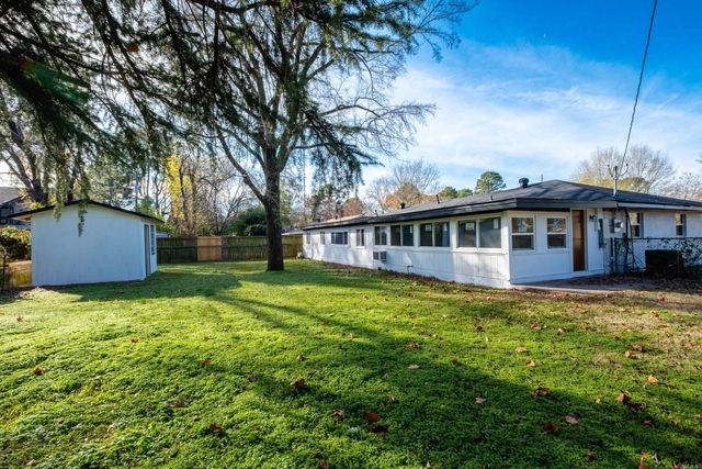 307 Sunnymeade Dr, Little Rock, AR 72205