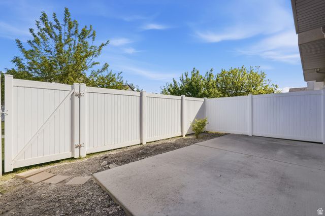 948 W CHELSEA LN, North Salt Lake, UT 84054