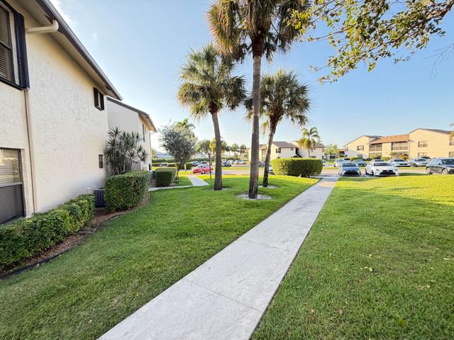 8657 W Boca Glades Blvd Boulevard W C, Boca Raton, FL 33434