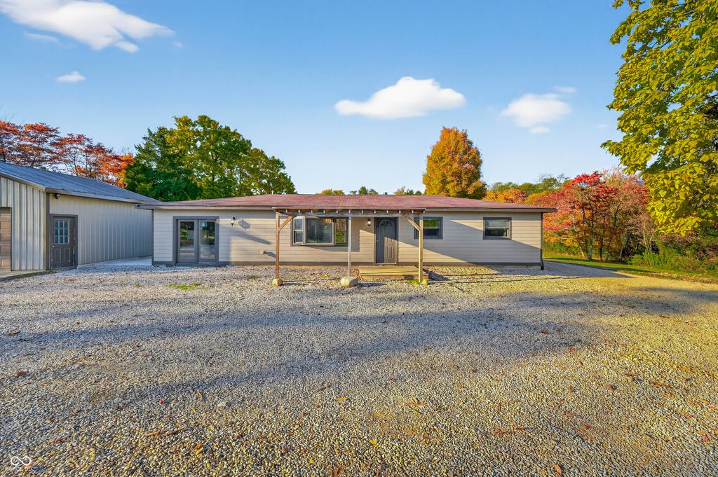 2084 W 750 S, Trafalgar, IN 46181