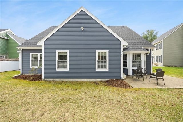 31 Pintail Rd 31, Walpole, MA 02081