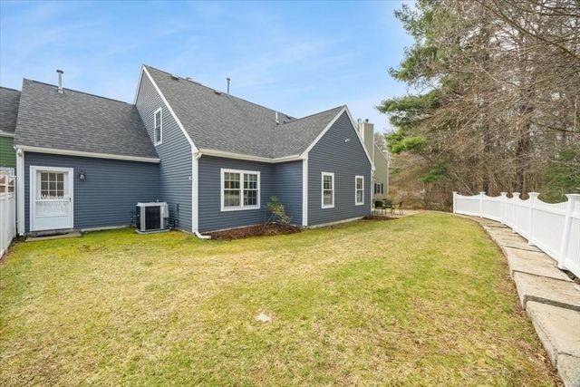 31 Pintail Rd 31, Walpole, MA 02081