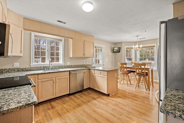 31 Pintail Rd 31, Walpole, MA 02081