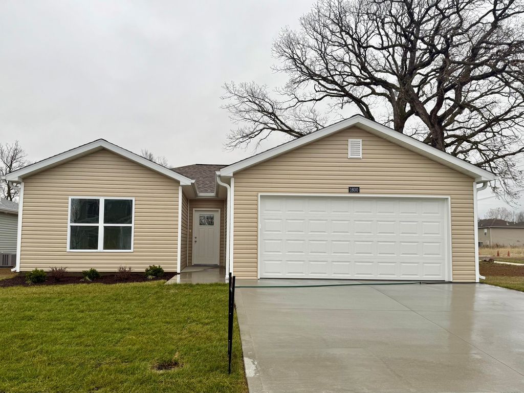 1600 BOSCO BEL DR, Columbia, MO 65202