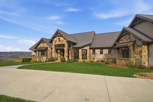 1 Rivers Pointe Drive, Hebron, KY 41048
