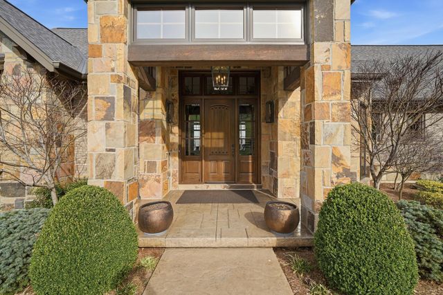 1 Rivers Pointe Drive, Hebron, KY 41048