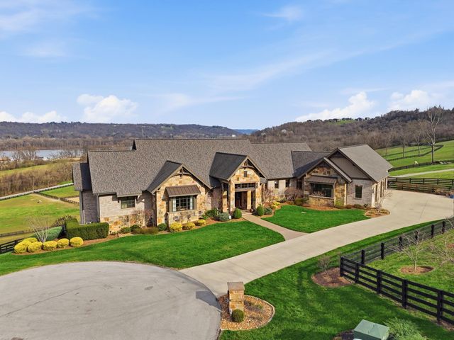 1 Rivers Pointe Drive, Hebron, KY 41048