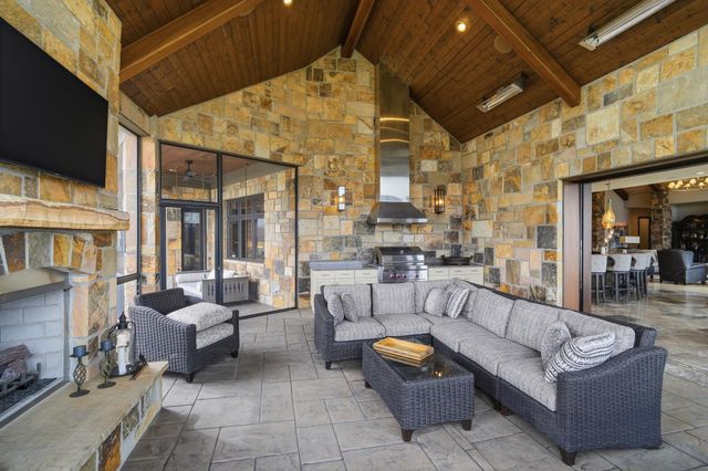1 Rivers Pointe Drive, Hebron, KY 41048