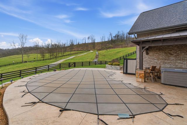 1 Rivers Pointe Drive, Hebron, KY 41048