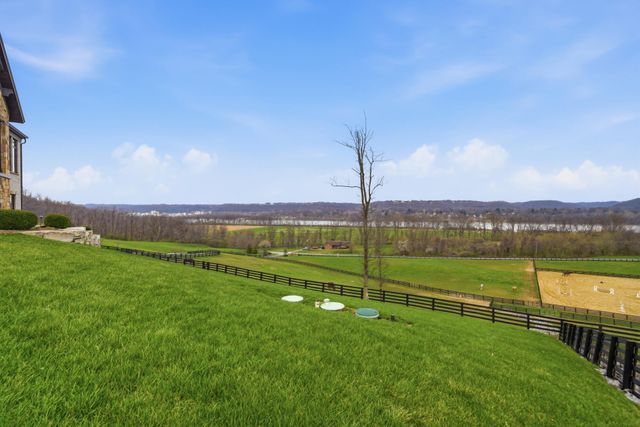 1 Rivers Pointe Drive, Hebron, KY 41048