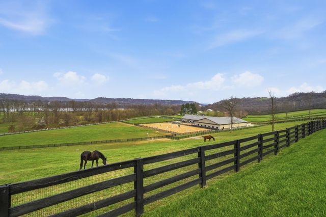 1 Rivers Pointe Drive, Hebron, KY 41048